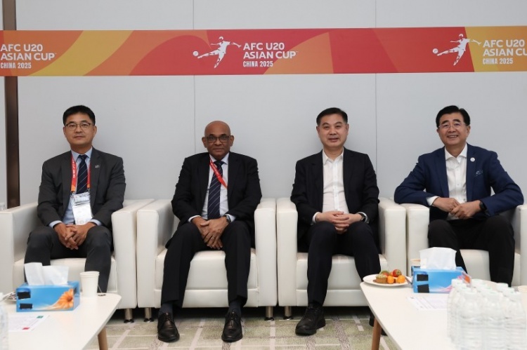 足协高层会见亚足联秘书长，，，，宋凯：希望更多青少年赛事在中国举行