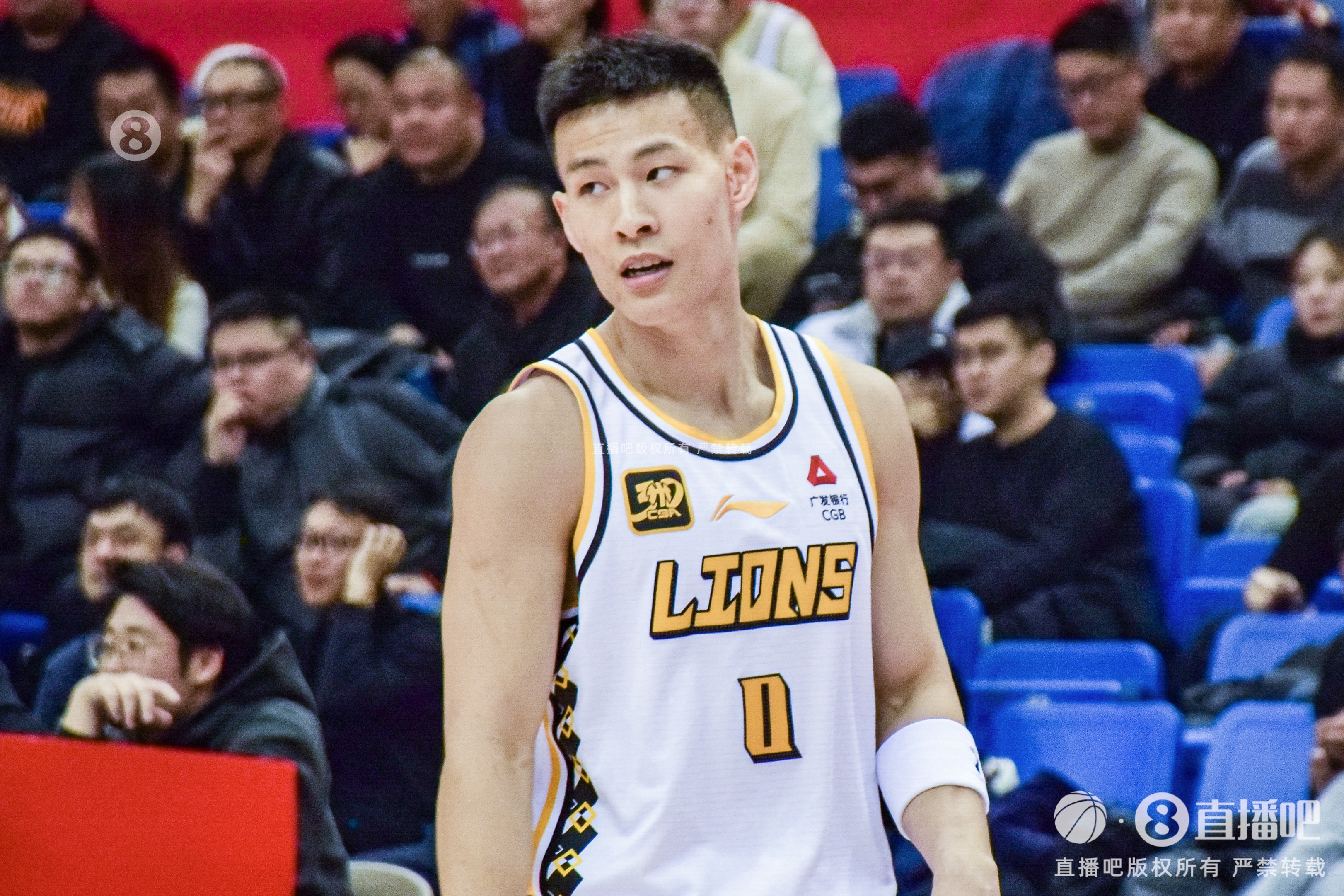 毫无状态！林秉圣11投仅1中拿到3分3断 泛起2失误4犯规