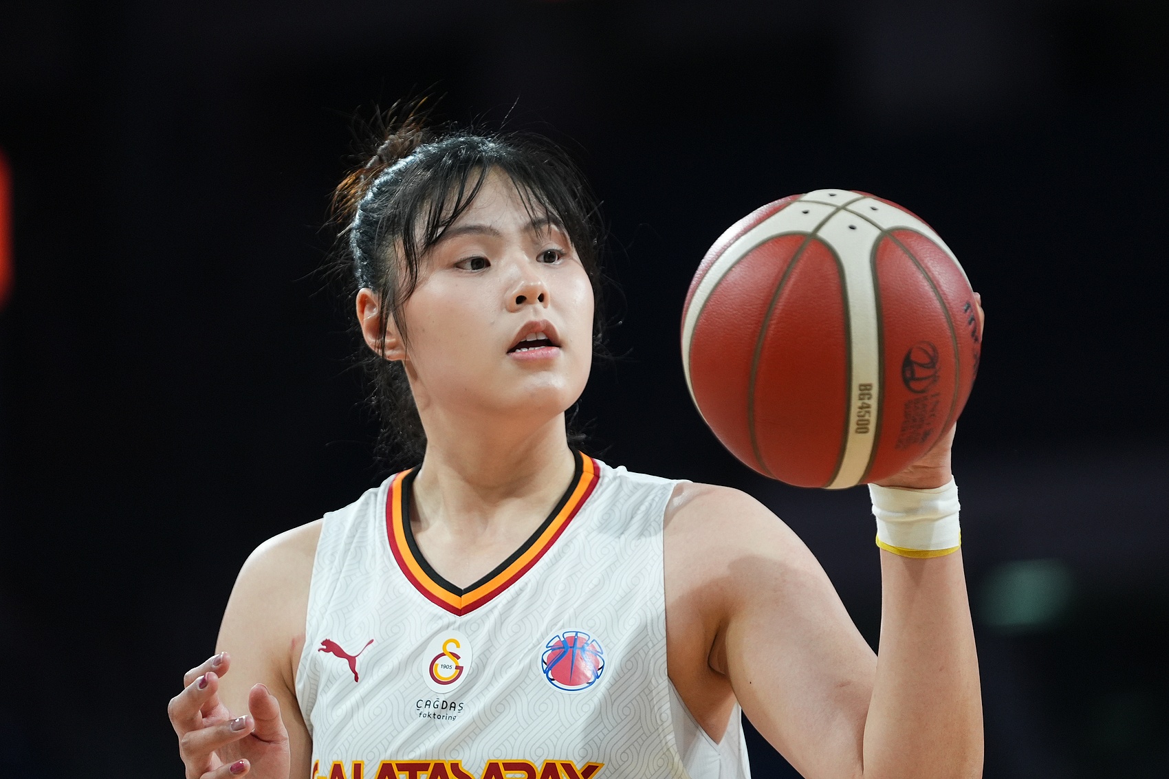 稳固高效！李月汝9中6获得18分10板1助2断1帽 罚球6中6