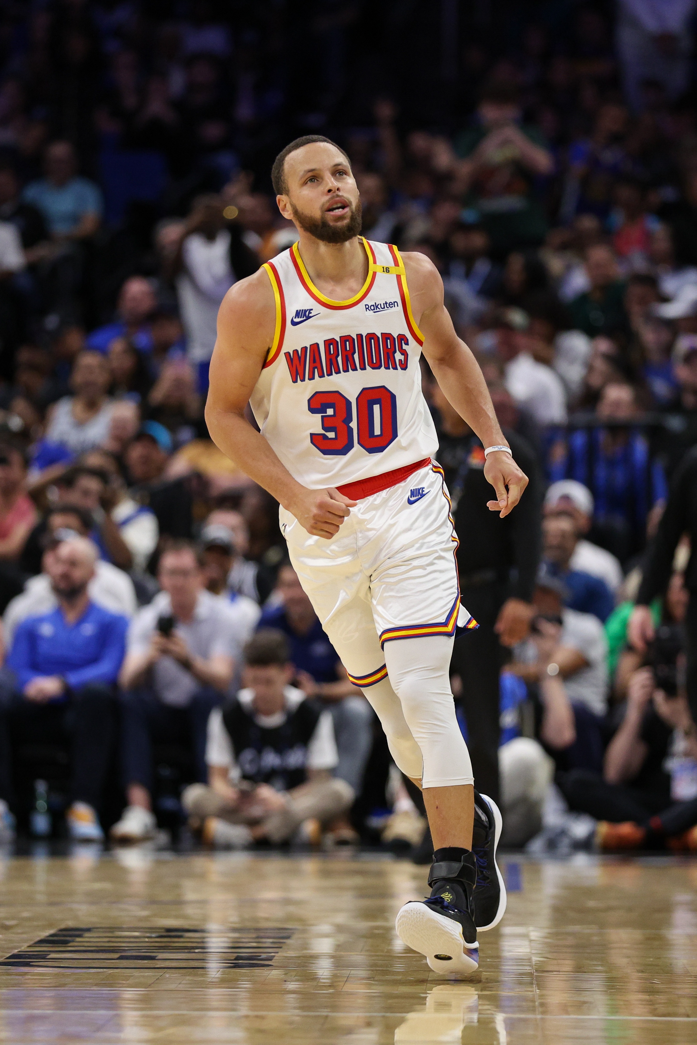 NBA历史单场55+的角逐 库里的25次脱手为第二少 哈登曾24投砍60分