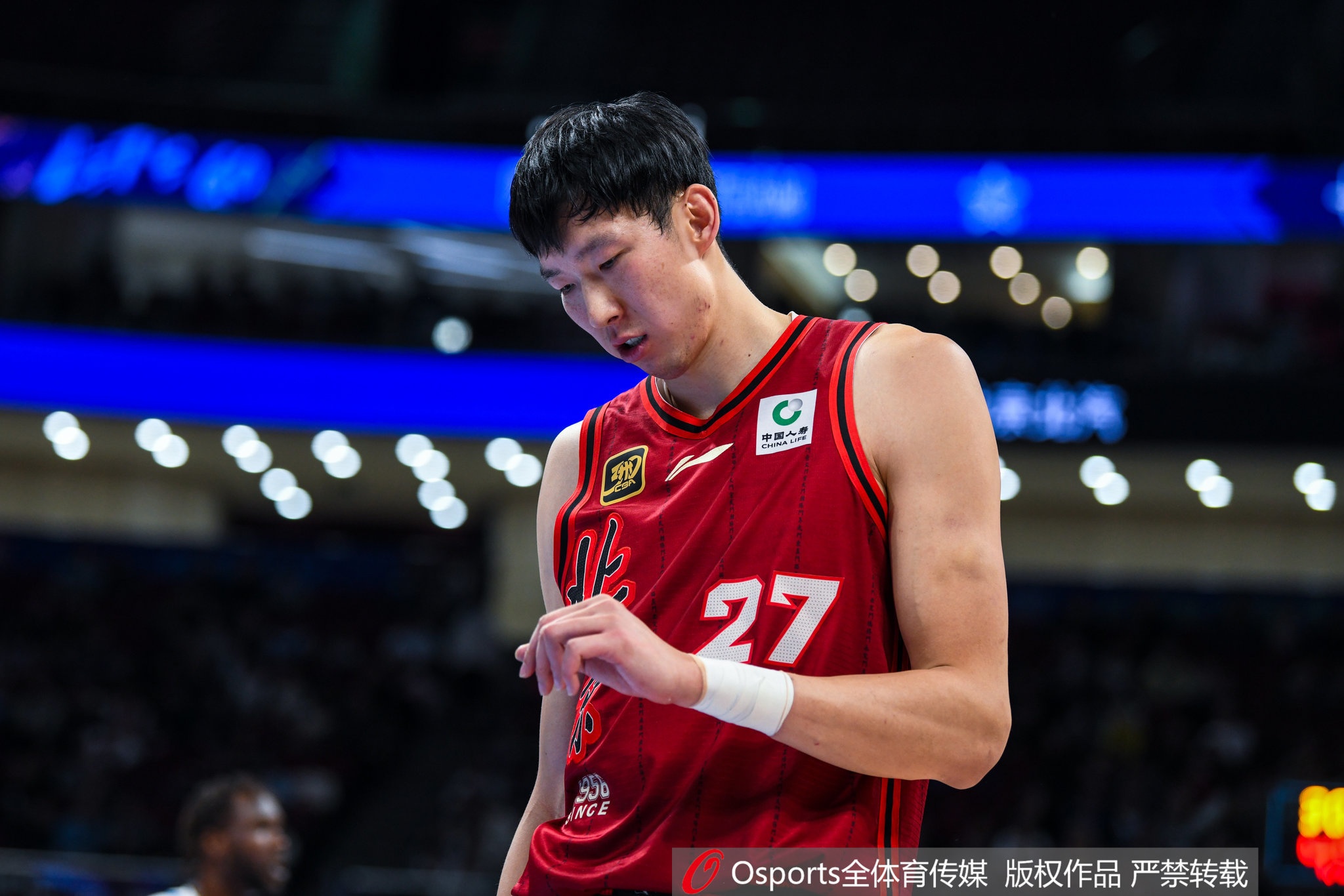 不妙！赵探长：首钢医院建议周琦举行结膜缝合手术 待权威复诊！